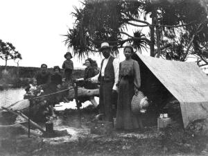 c1907 camping, photo credit: Wikimedia Commons